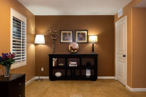 8068 Torino, Stanton, CA 90680-3372