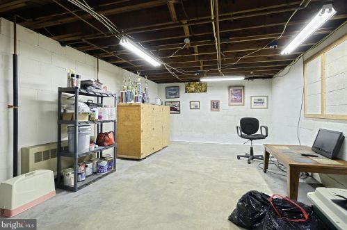 121 Blooming Grv Rd, Hanover PA 17331-8534 exterior