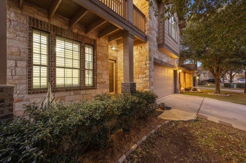9734 Alex Ln, Austin, TX 78748-3798