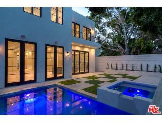 636 Kilkea Dr, Los Angeles CA  90048-2214 exterior