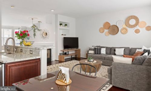 13340 Colchester Ferry Pl, Woodbridge VA  22191-1242 exterior