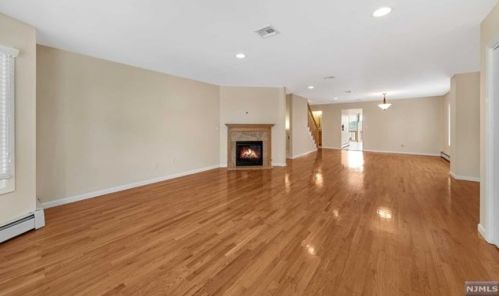 79 Myrtle Ave, Edgewater NJ  07020-1411 exterior