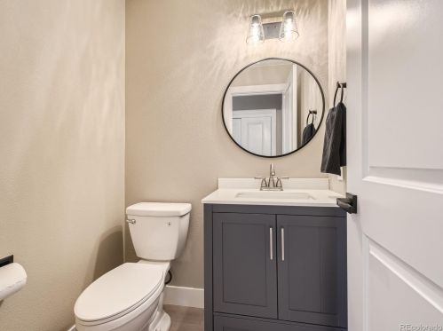 7083 Oneida Cir, Englewood CO  80112-1125 exterior