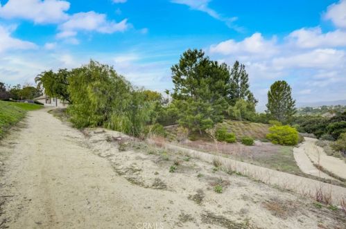 949 Lone Pine Ln, Anaheim CA  92808-2309 exterior