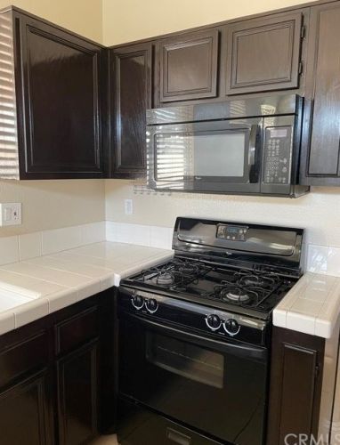 1962 Blue Violet Ct, Anaheim CA  92801-5300 exterior