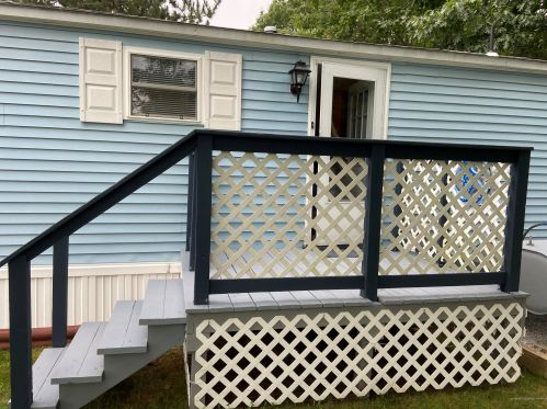 44 Woodside Dr, Lisbon, ME 04250-6471