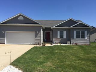 418 Brookside Glen Dr, Sherman, IL 62684-9450