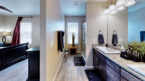 166 Kewaunee Way, Aurora CO 80016-4327 exterior