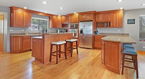 27771 Lake Shore Dr, Spring Grove IL  60081-9118 exterior