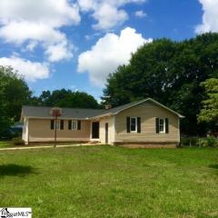 29 Claxton Dr, Greenville, SC 29617-3102