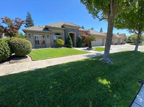 1014 Sea Breeze Dr, Ripon, CA 95366-9315