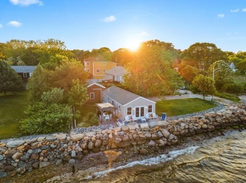 10 Avon Ave, Warwick, RI 02889-5208