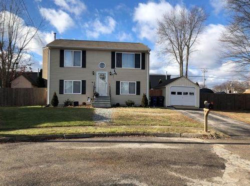 31 Serenity Ct, Warwick, RI 02888-1430