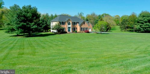 38168 Millstone Dr, Purcellville, VA 20132-3745