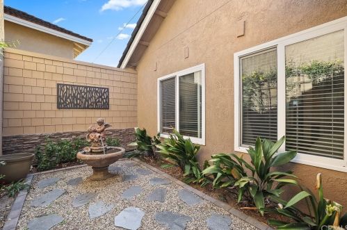 8 Campanero, Irvine CA  92620-1821 exterior