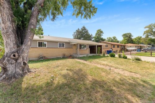 7030 Oregon Dr, Aurora, CO 80232-6948