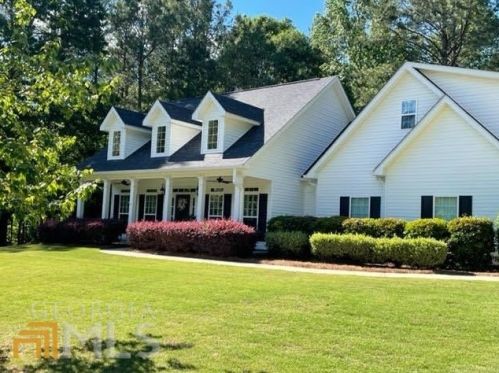 49 Cherokee Farms Dr, Newnan, GA 30263-7112