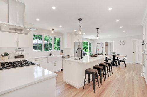 35 Hilltop Rd, Norwalk CT  06854-5001 exterior