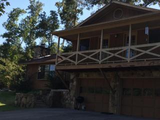 1046 Corntassel Rd, Vonore, TN 37885-2628