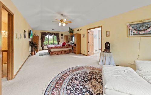 8815 Aintree Ln, Willowbrook IL  60527-8392 exterior