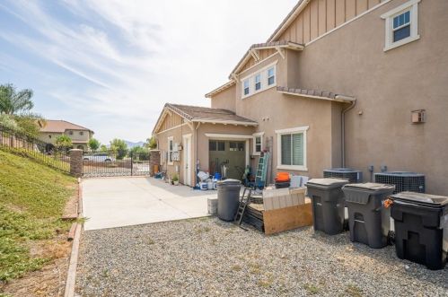 16550 Catalonia Dr, Riverside CA  92504-8701 exterior