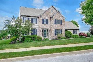 401 Bellaire Dr, York, PA 17402-8253
