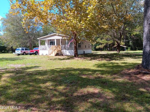 754 Lowndes Lake Rd, Varnville, SC 29944-5826