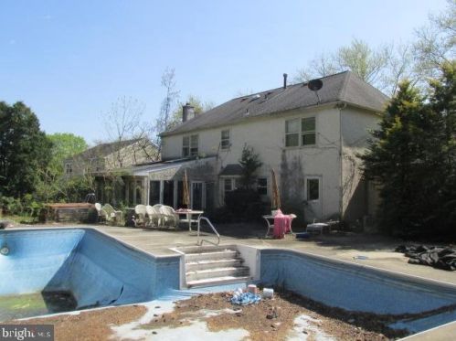 12 Hamilton Ct, Trenton NJ  08648-1553 exterior