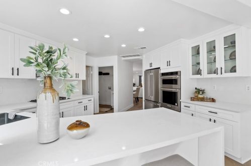 7 Rhode Is, Irvine CA  92606-1755 exterior