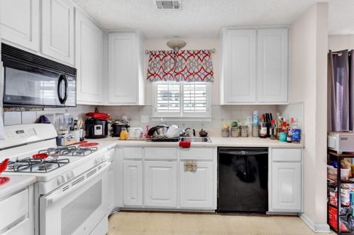 3626 Bristol Overlook, Rex GA 30273-2283 exterior