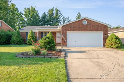 2937 Commodore Ln, Cincinnati, OH 45251-3206
