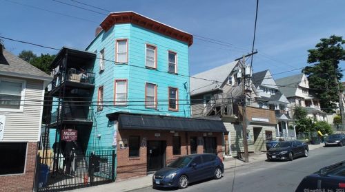 179 Willow St, Waterbury, CT 06710-1951