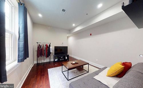 46 44 St, Philadelphia PA 19104-2939 exterior