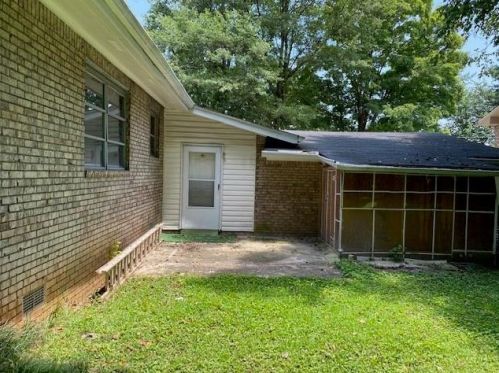 3415 Forrest Hl Dr, Atlanta GA  30354-1520 exterior