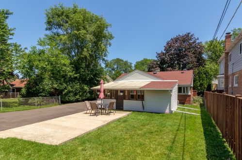 7908 Nora Ave, Niles IL  60714-3216 exterior