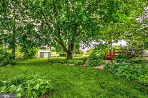 1732 Rockvale Rd, Lancaster, PA 17602-1314
