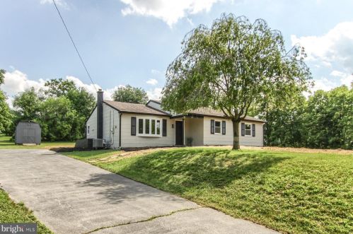 440 Wertz Run Rd, Carlisle PA 17013-8100 exterior