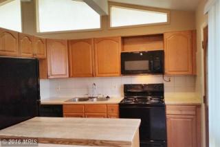 7700 Glenister Dr, Springfield VA  22152-2004 exterior