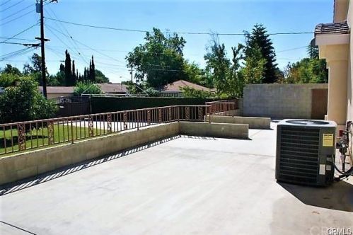526 5th Ave, Upland, CA 91786-4837