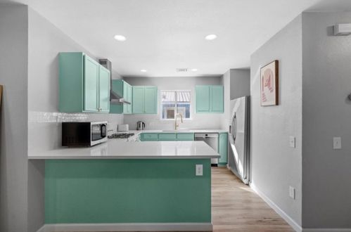 313 Delmar Ave, Austin TX  78752-2620 exterior