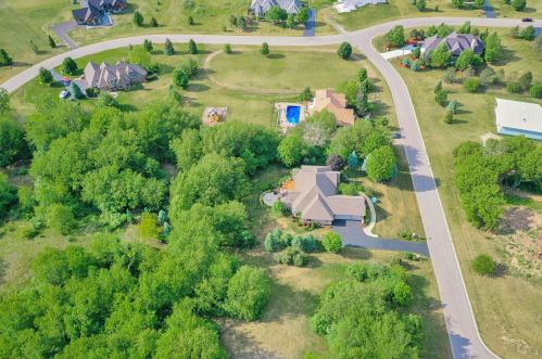 7011 Wildflower Ct, Spring Grove, IL 60081-9321