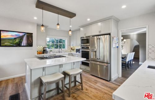958 Mountain St, Glendale CA  91202-1046 exterior