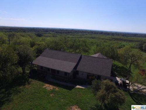5719 Woelke Rd, Seguin TX  78155-9475 exterior