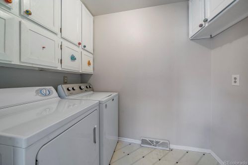 7601 Rosemary Cir, Englewood CO 80112-6421 exterior