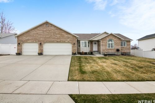 9178 Teton Estates Dr, Taylorsville, UT 84088-2312