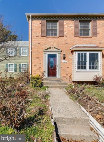 409 Magnolia Ct, Herndon, VA 20170-5457