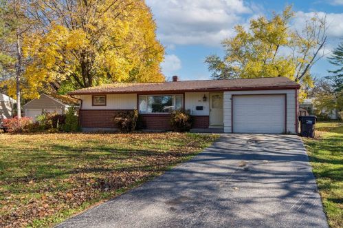 65 Victor Pkwy, Bull Valley, IL 60014-5801