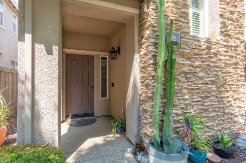 11789 Loisdale Way, Rancho Cordova, CA 95742-8028
