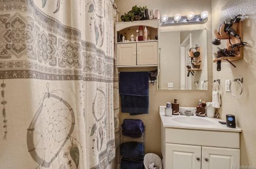 18562 Harvard Dr, Aurora CO 80013-9442 exterior