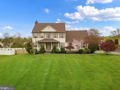 15 Lake Narraticon Dr, Auburn, NJ 08085-3417